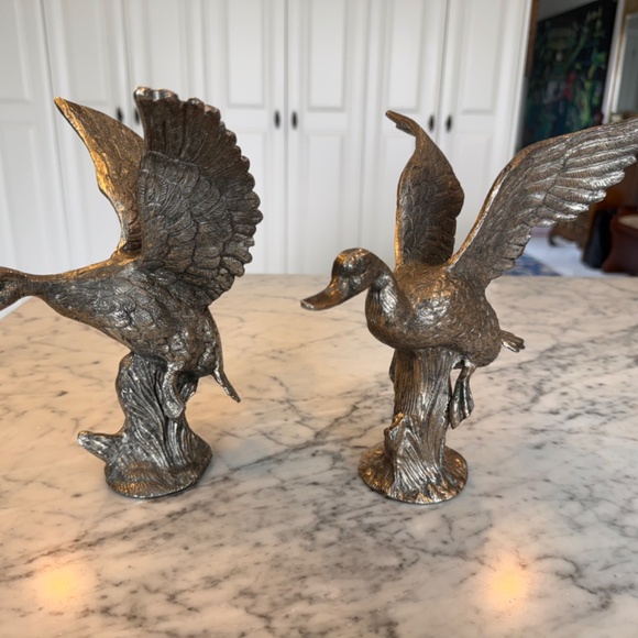 Vintage pair silver plated mallard duck figurines in flight. 1970s Italian - Picture 11 of 13